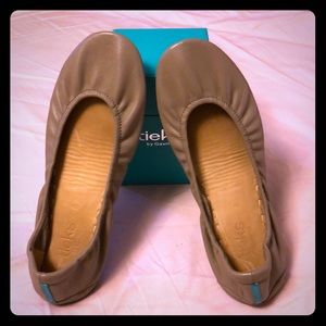 Tieks by Gavrielli. Taupe size 8🤩